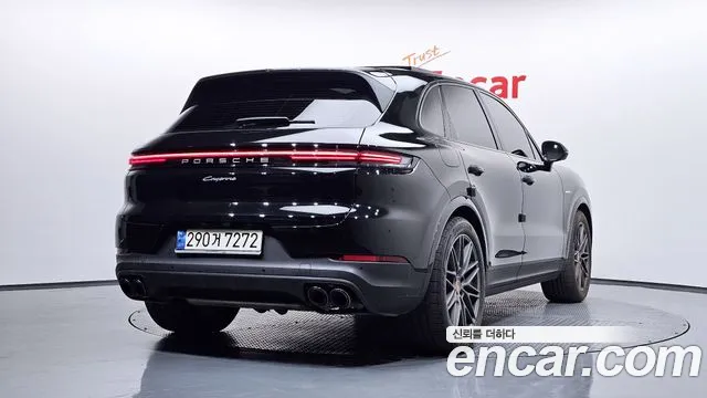 Porsche Cayenne — Фото автомобиля 2