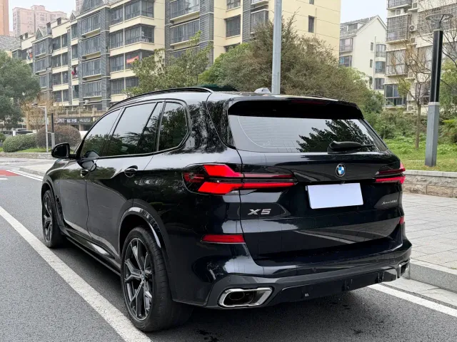 BMW X5 — Фото автомобиля 4