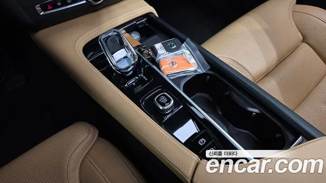Volvo S90 — Фото автомобиля 12