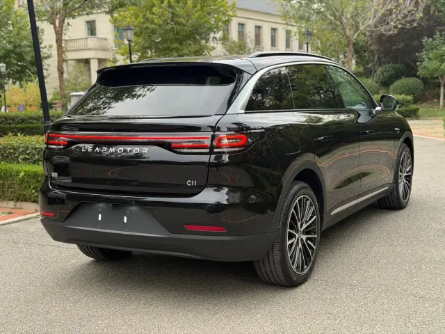 Leapmotor C11 — Фото автомобиля 11