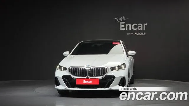 BMW 5 Series G60 — Фото автомобиля 3