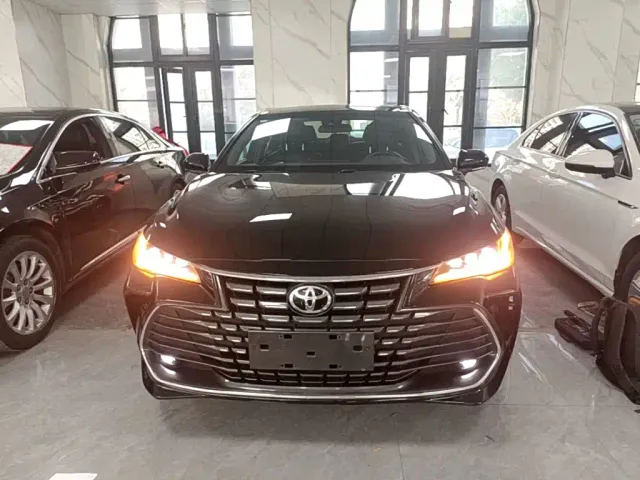 Toyota Avalon — Фото автомобиля 2