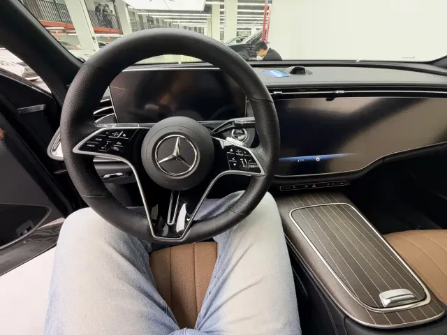 Mercedes-Benz E-Class — Фото автомобиля 5