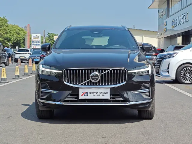 Volvo XC60 — Фото автомобиля 2