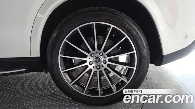 Mercedes-Benz GLE-Class — Фото автомобиля 20