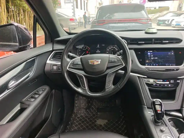 Cadillac XT5 — Фото автомобиля 14