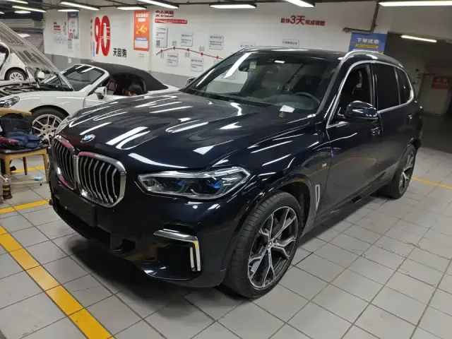 Фотография автомобиля — BMW X5