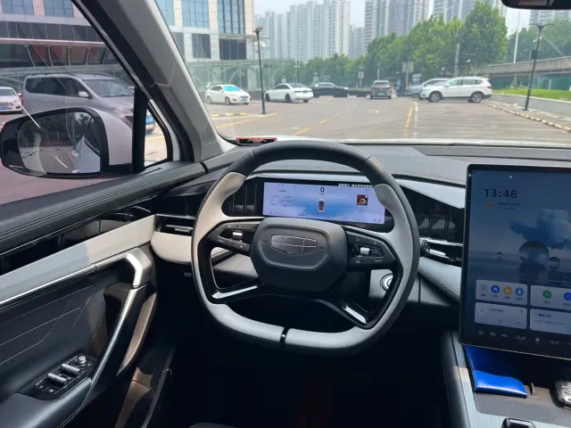 Geely Boyue L — Фото автомобиля 15