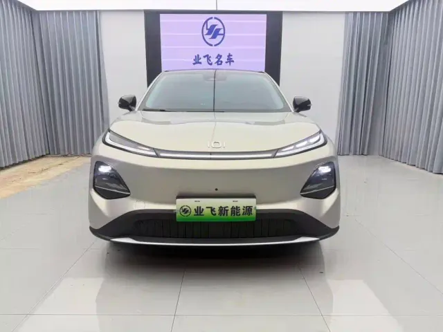 Changan Qiyuan Q05 — Фото автомобиля 2