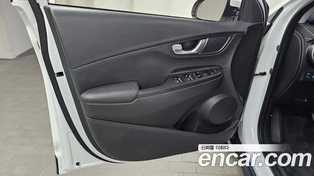 Hyundai Kona Новый Kona Бензин 2.0 2WD — Фото автомобиля 24