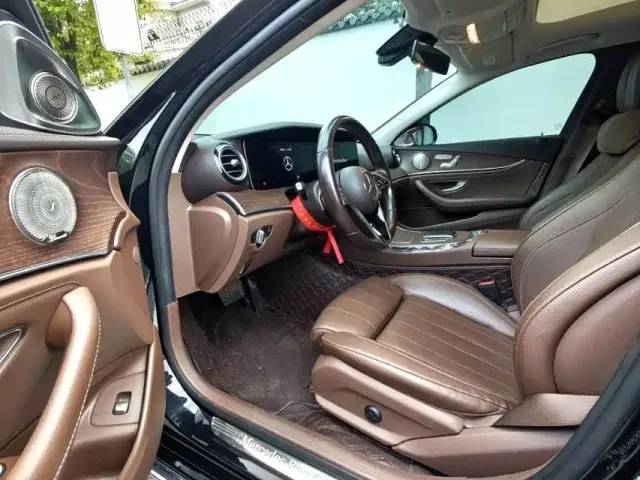 Mercedes-Benz E-Class — Фото автомобиля 6
