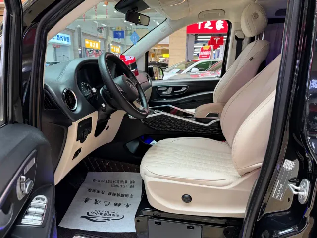 Mercedes-Benz Vito 2023 2.0T Business 7-Seater — Фото автомобиля 10
