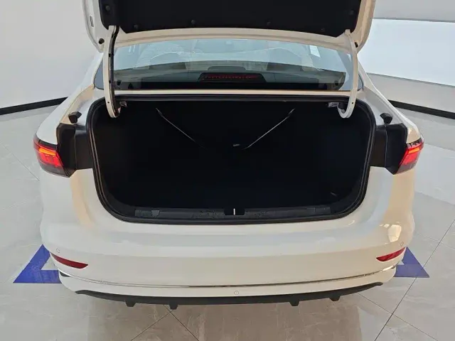 Geely Emgrand — Фото автомобиля 4