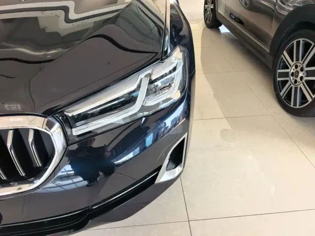 BMW 5 Series — Фото автомобиля 23