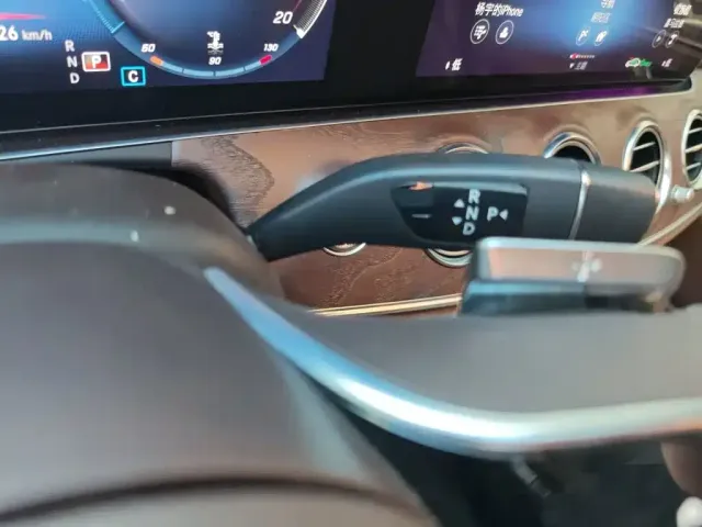 Mercedes-Benz E-Class — Фото автомобиля 15