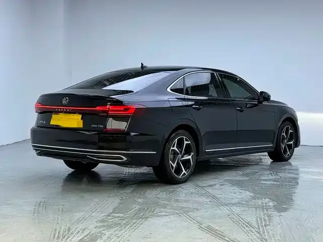 Volkswagen Passat — Фото автомобиля 6