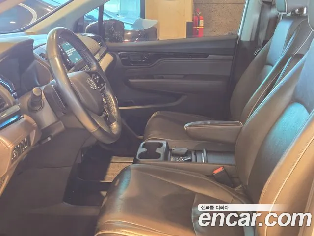 Honda Odyssey — Фото автомобиля 10