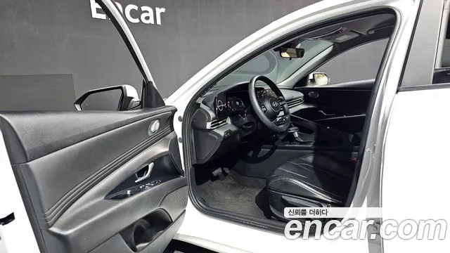 Hyundai Avante CN7 — Фото автомобиля 15