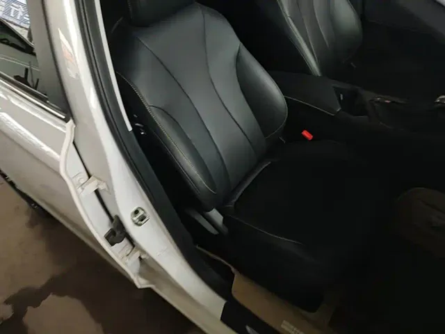 Roewe i5 — Фото автомобиля 24