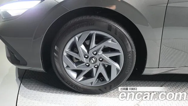 Hyundai AVANTE Inspiration — Фото автомобиля 5