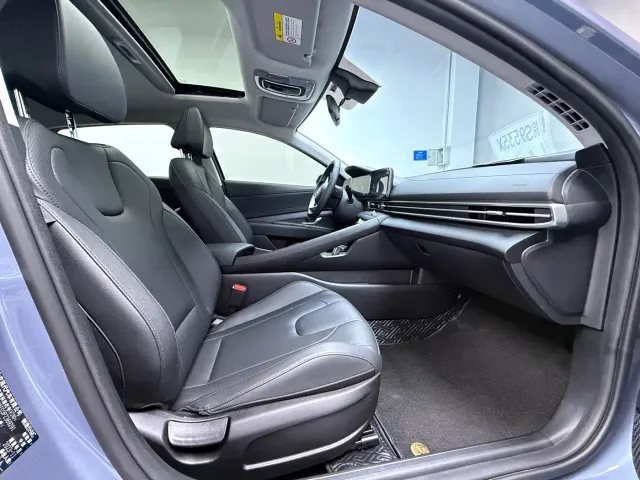 Hyundai Elantra — Фото автомобиля 11