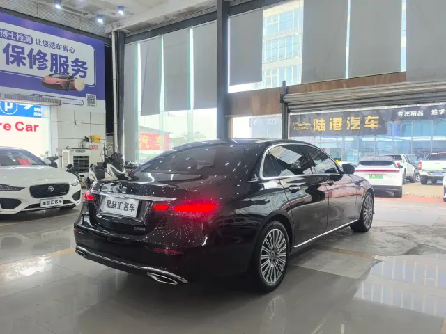 Mercedes-Benz E-Class — Фото автомобиля 6