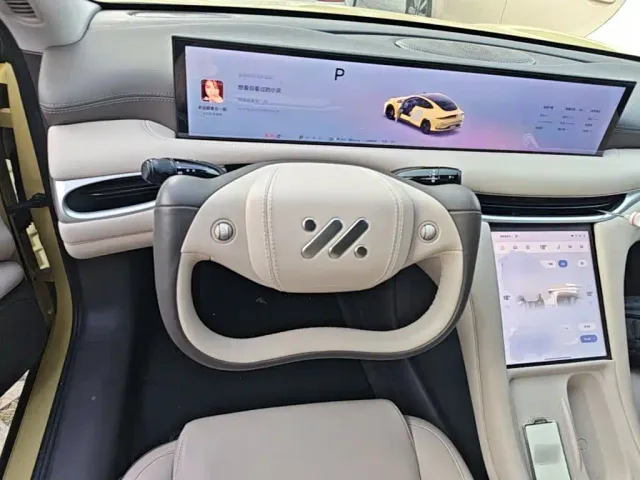 IM Motors L6 — Фото автомобиля 10