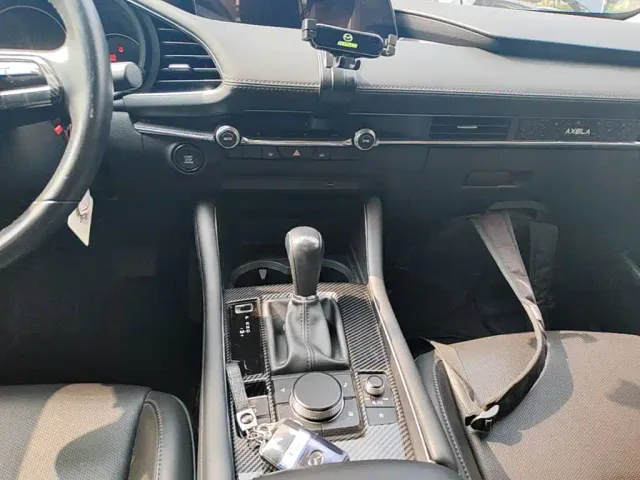 Mazda Axela — Фото автомобиля 12