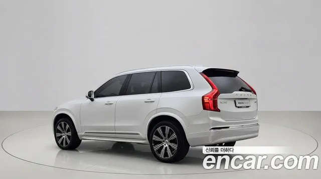 Volvo XC90 — Фото автомобиля 4