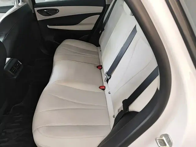 BYD Seal 05 DM-i — Фото автомобиля 16