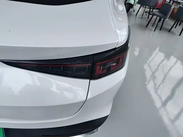 Changan Lamore — Фото автомобиля 23