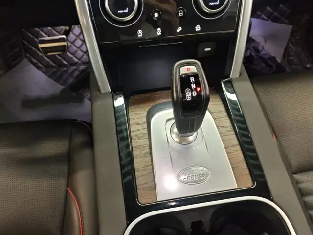 Land Rover Discovery Sport — Фото автомобиля 13