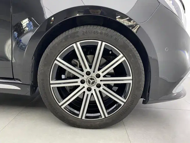 Mercedes-Benz V-Class — Фото автомобиля 7