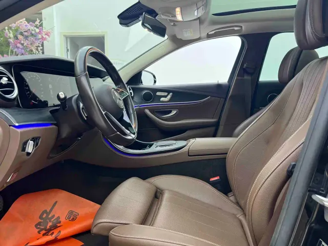 Mercedes-Benz E-Class — Фото автомобиля 13