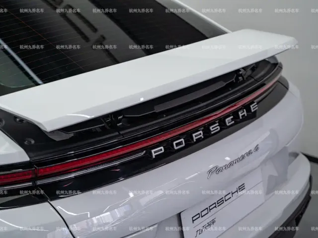 Porsche Panamera — Фото автомобиля 12