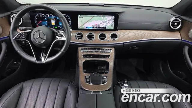 Mercedes-Benz E-Class — Фото автомобиля 6