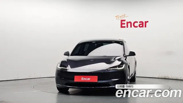 Tesla Model 3 — Фото автомобиля 3