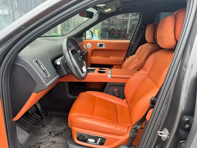 Li Auto L9 — Фото автомобиля 4