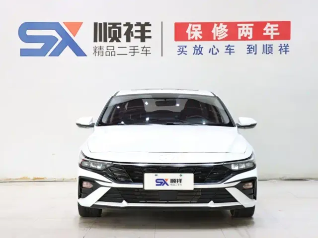 Hyundai Elantra — Фото автомобиля 2