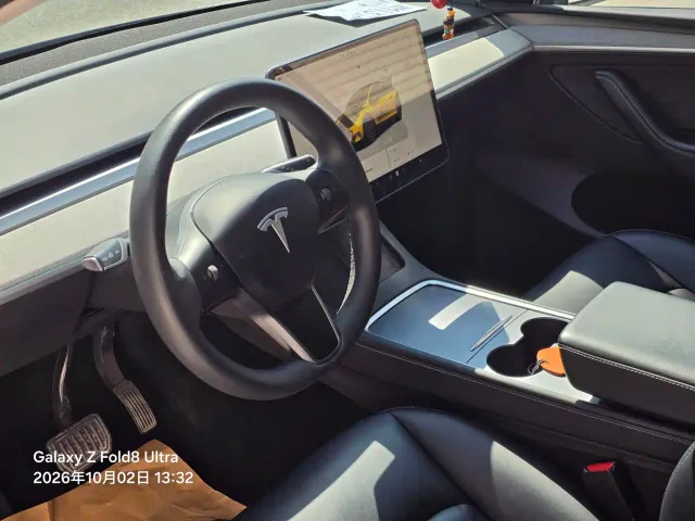 Tesla Model Y — Фото автомобиля 4