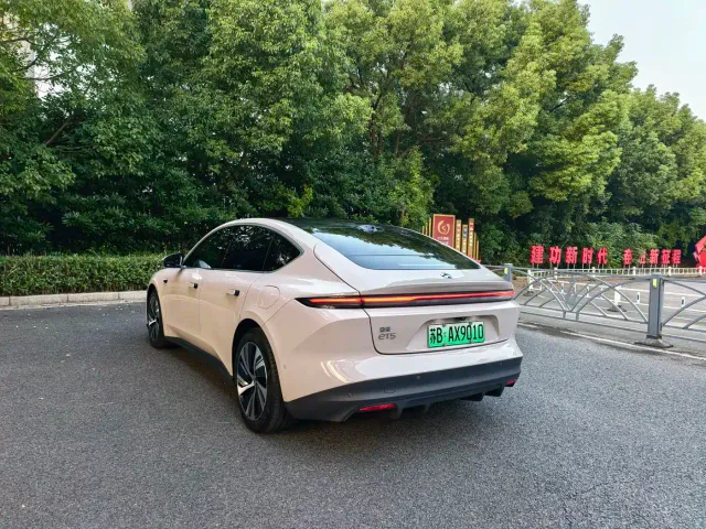Nio ET5 — Фото автомобиля 5
