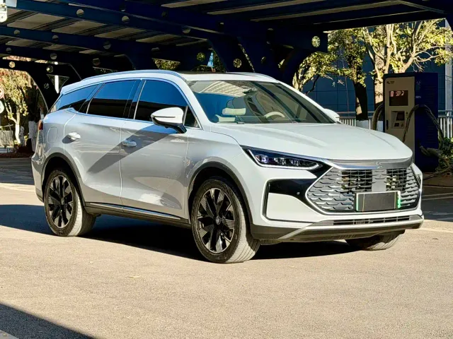 BYD Tang — Фото автомобиля 3