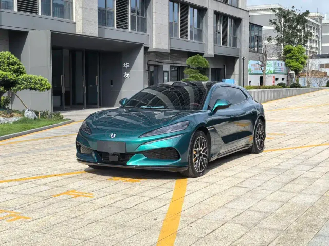 Фотография автомобиля — Denza Z9GT