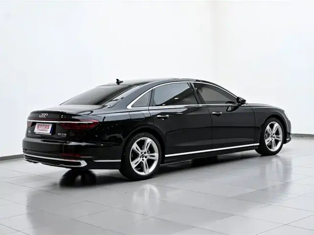 Audi A8 — Фото автомобиля 7