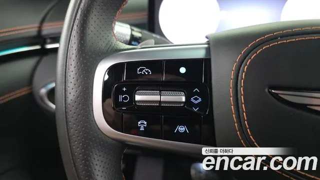 Genesis GV70 — Фото автомобиля 24