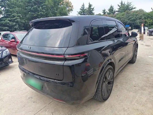 Li Auto L8 — Фото автомобиля 6