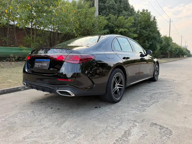Mercedes-Benz E-Class — Фото автомобиля 22
