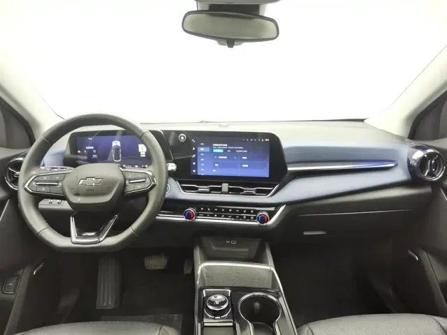 Chevrolet Equinox Plus — Фото автомобиля 5