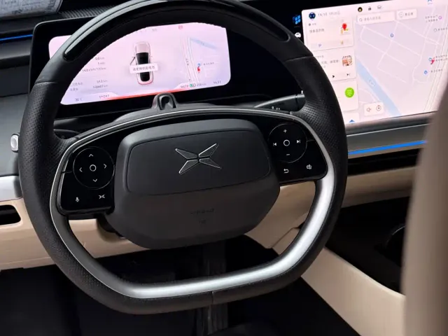 Xpeng P7 — Фото автомобиля 6