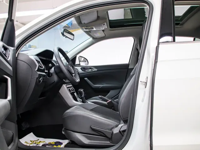 Volkswagen T-Cross — Фото автомобиля 12